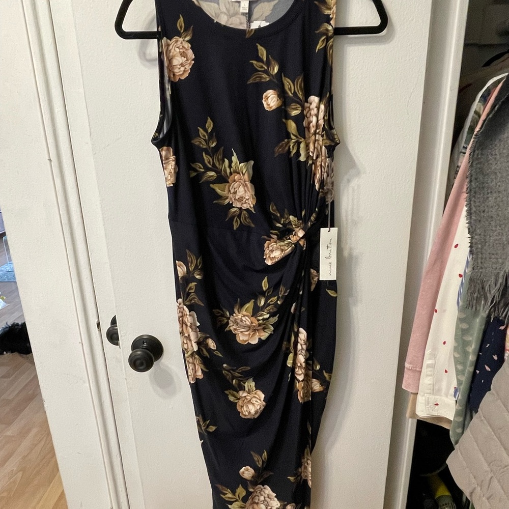 Blue Sheath Maxi Dress with Sleeveless Design and Crew Neck for Wedding Guest